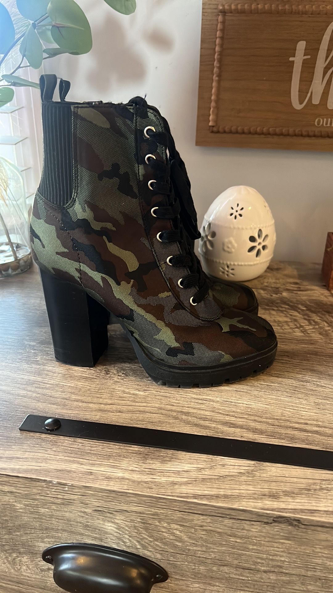 Steve Madden boots