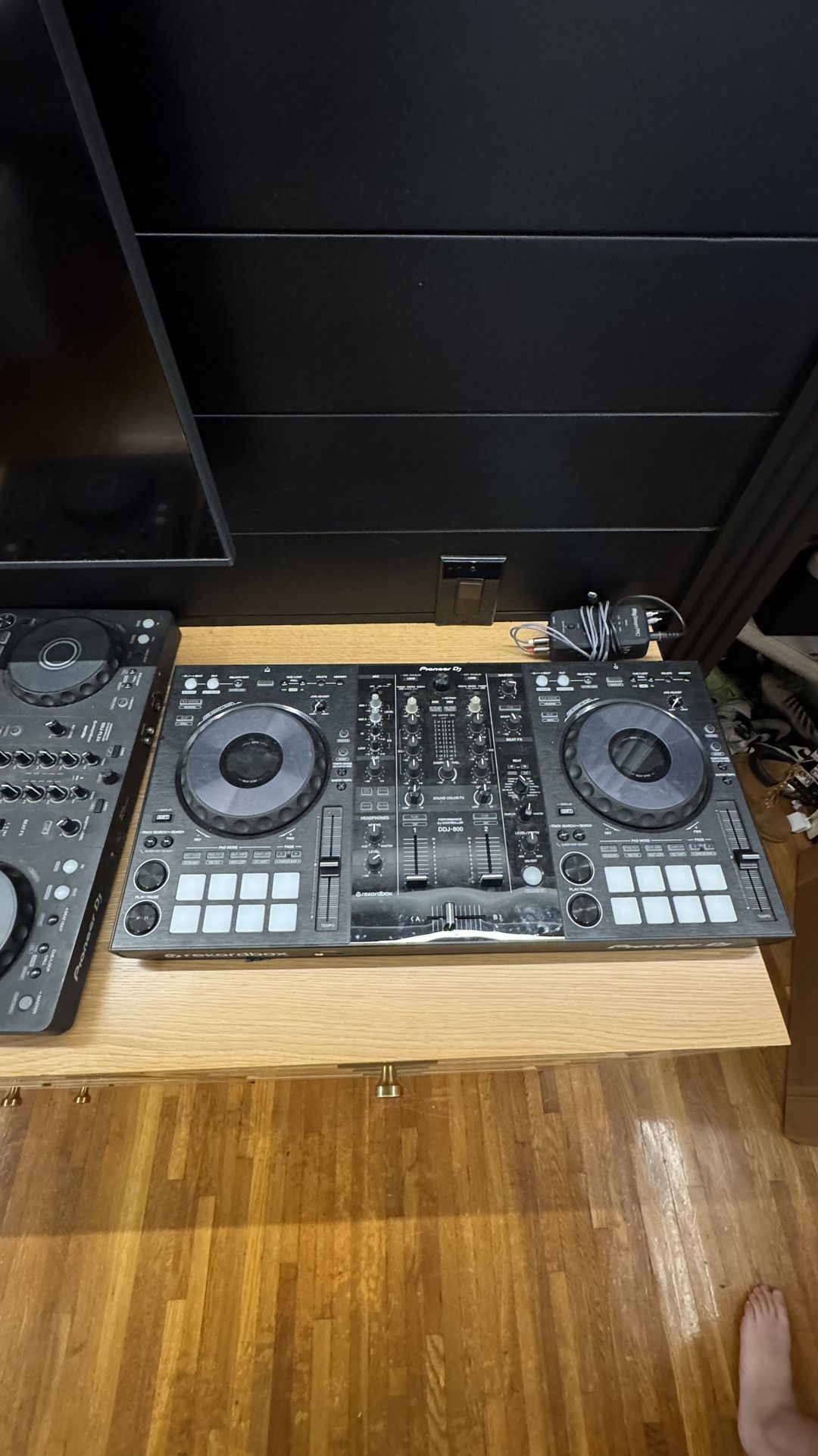 DDJ 800