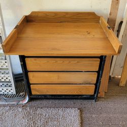 Dresser/Baby changing table.
