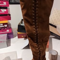 Long Boots    Sz 8            CASH ONLY