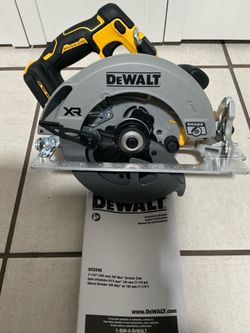 DEWALT. 20V MAX XR Lithium Ion 7-1/4 in. Cordless Brushless Circular Saw (Tool Only). DCS590B.