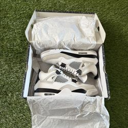 JORDAN 4 ‘MILITARY BLACK’