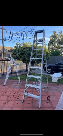 Excellent condition, 8 feet and more sizes available aluminum ladders 🪜