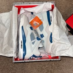 Military 4s 