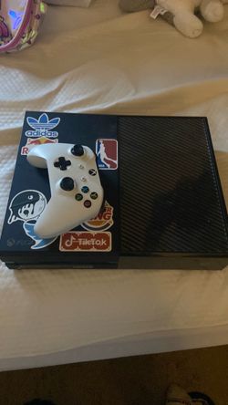 Xbox and remote for parts