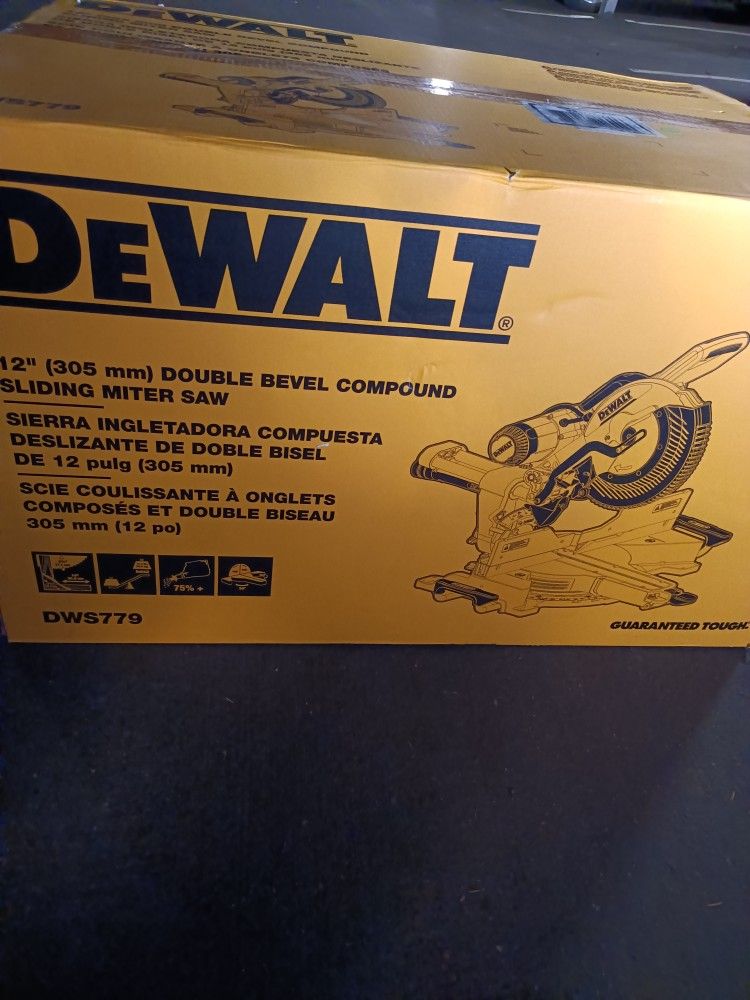 DeWalt Sliding Miter Saw