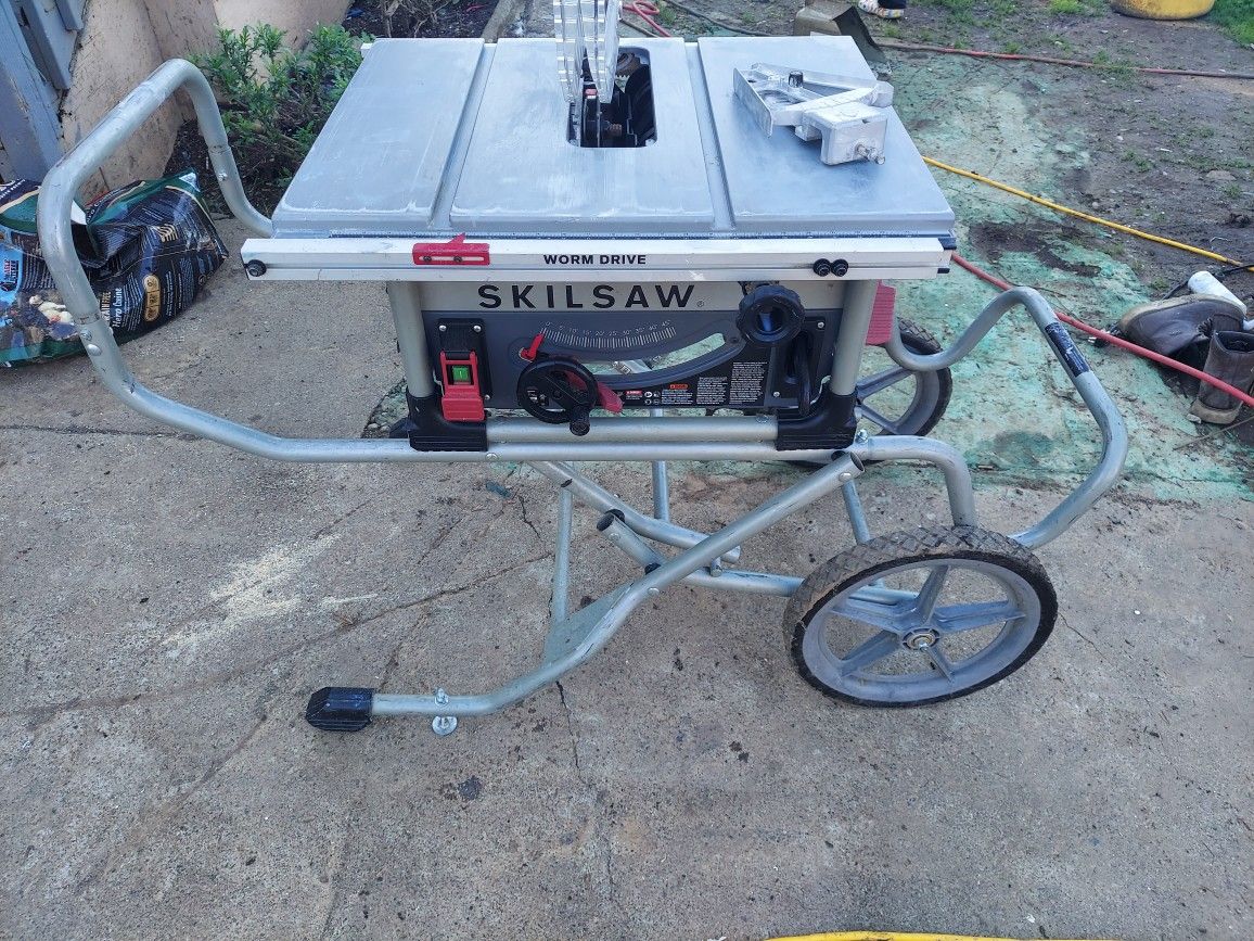 Skilsaw Table Saw
