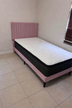 Bed frame & headboard