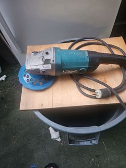 Makita grinder