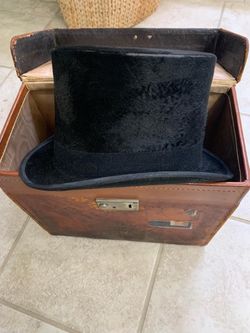 Vintage Beaver Skin Top Hat - Harrod's of London circa 1935. See description for details.