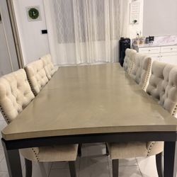 Dinning Table With A Set Of 6 Chairs 