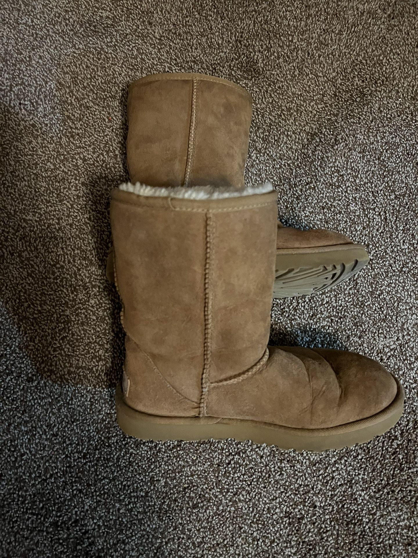 UGG BOOTS - Size 7