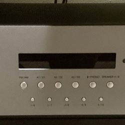 Cambridge Audio AXR100  FM/AM stereo amplifier