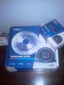 BRAND NEW IN BOX DETROIT AXLE SET OF ROTORS AND BRAKE PADS FIT BUICK AND CHEVROLET!!!$45$$