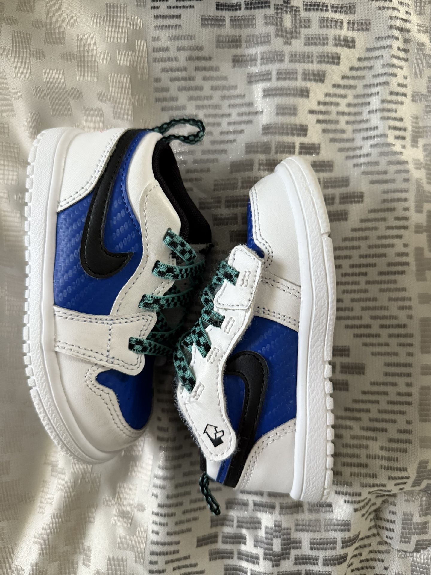Jordan 1 Low, 7C