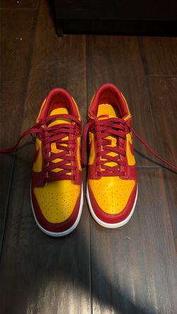USC Nike dunks size 9.5