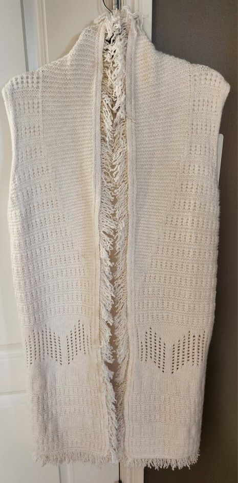 WOMEN'S IVORY SWEATER VEST