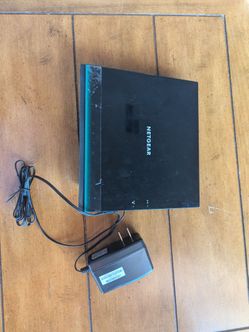 NETGEAR R6100 WiFi Router