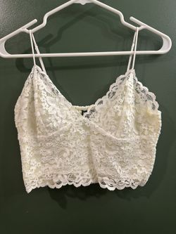 EXPRESS M Cream Lace Crop Top