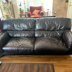Leather Couch 3 - 4 Persons.  FREE