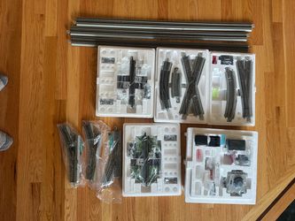 Hawthorne Village collectible train track & accessories