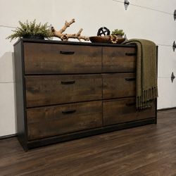 Modern Rustic 6-Drawer Dresser w/ Black Knobs