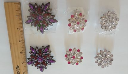 6 brooches for Total of $2.00