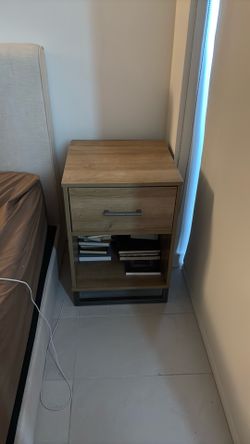 2 Night Stands