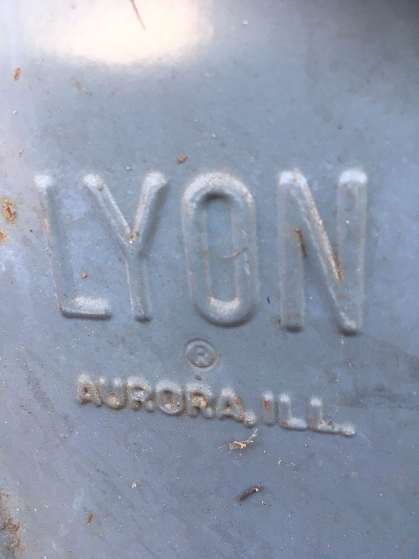 LYON. Industrial shelving 1’x3’x7’