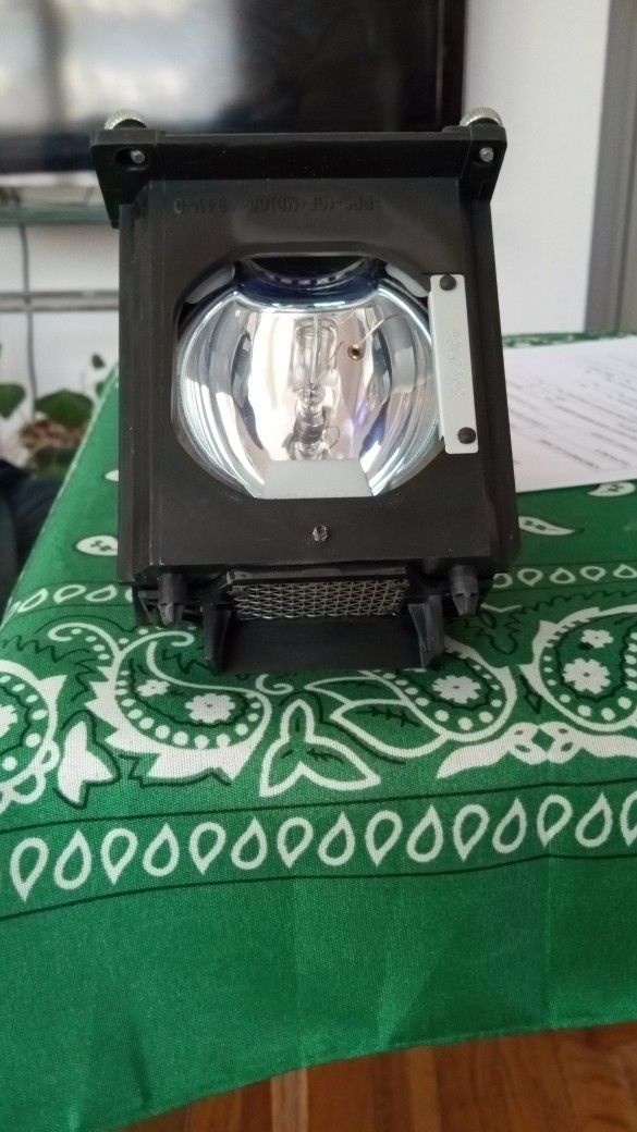 Mitsubishi TV Lamp/Bulb 915B403001
Typically $125