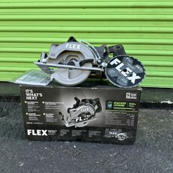 FLEX Rear Handle 24-volt 7-1/4-in Brushless Cordless Circular saw (Battery Not Included and Charger.