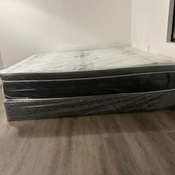 NEW MATTRESS KING SIZE PILLOW TOP WITH BOX SPRING-SET / 🚚🚚🚚