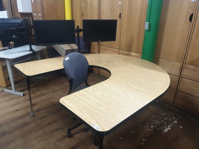 OVAL TABLE WITH CHAIRS FOR HOME OR OFFICE (HOME67)