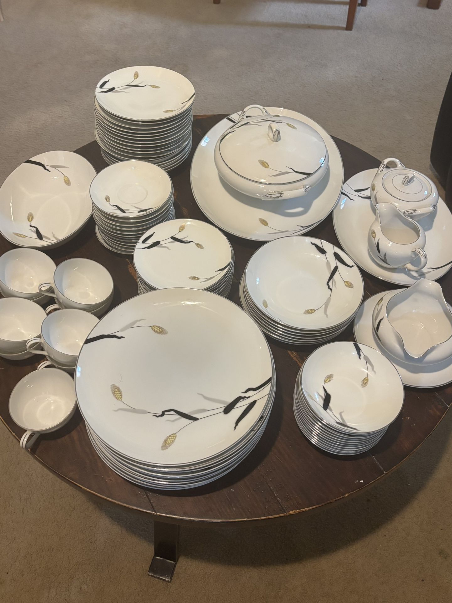 88 Piece Fukagawa Japanese Fine China Set