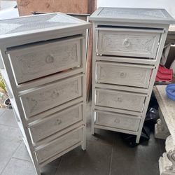 ♥️♥️ Two wicker dressers with four drawers♥️♥️