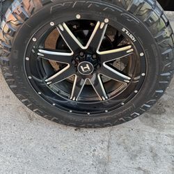 Wheels Hilton 325/50/22