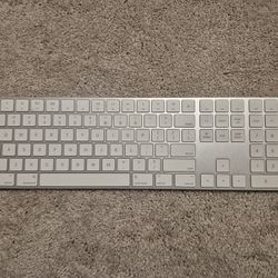 Apple Keyboard 
