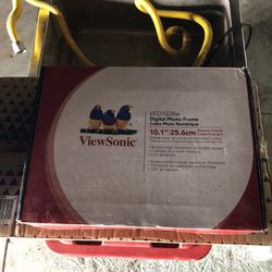 ViewSonic VFD1028w 10.1" Digital Photo Frame