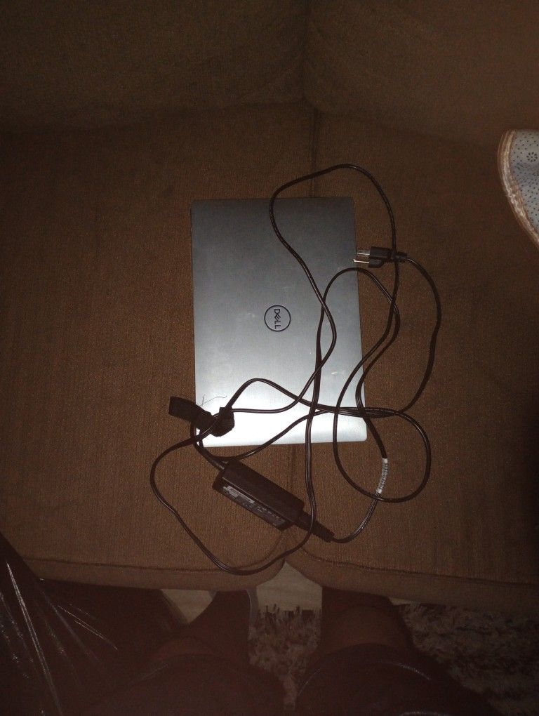 Dell Latitude 7400