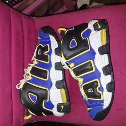  NIKE  UPTEMPO BRAND NEW NEVER WORE