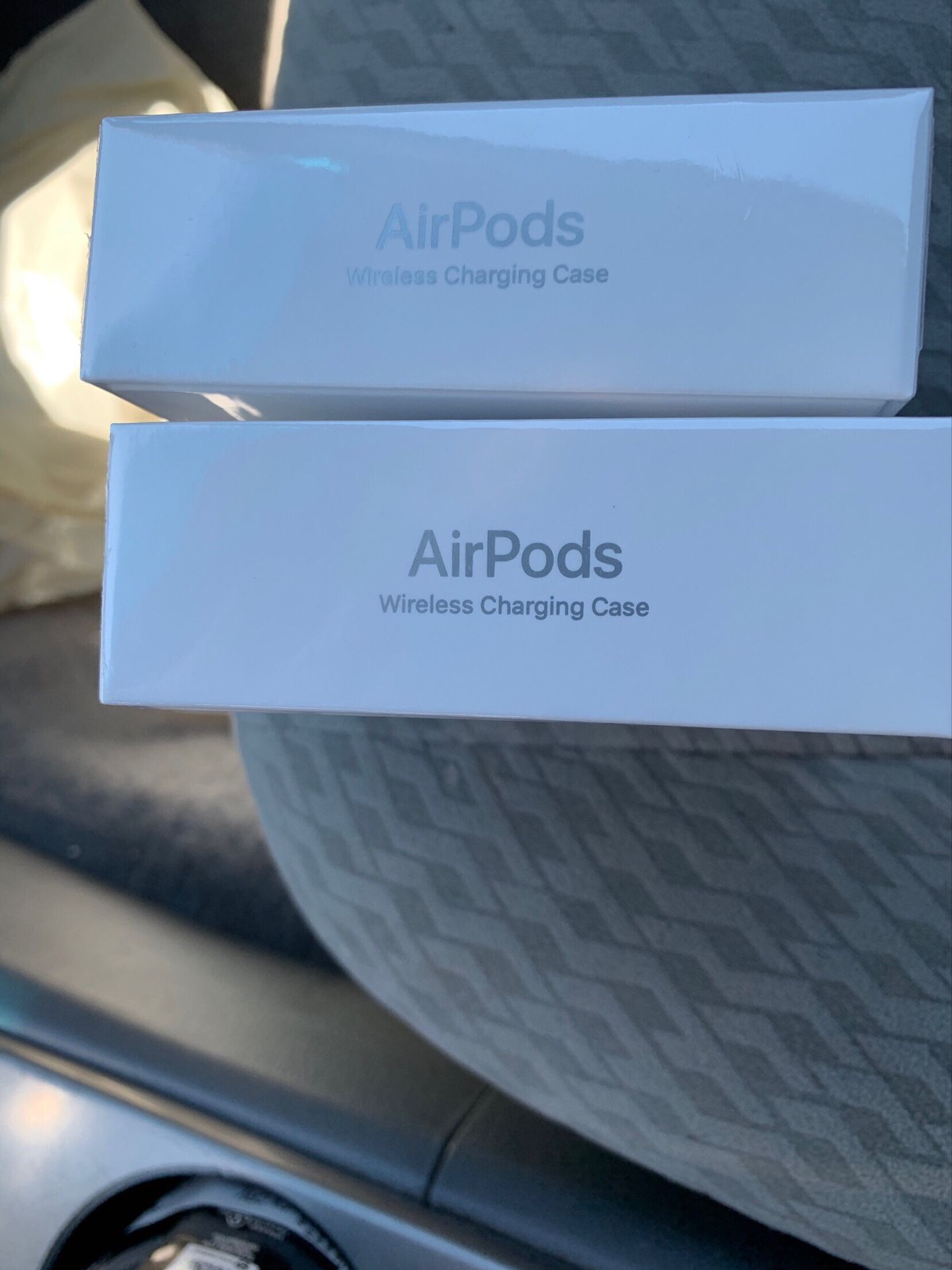 Apple AirPods 2 with Wireless Charging Case MRXJ2AM/A
