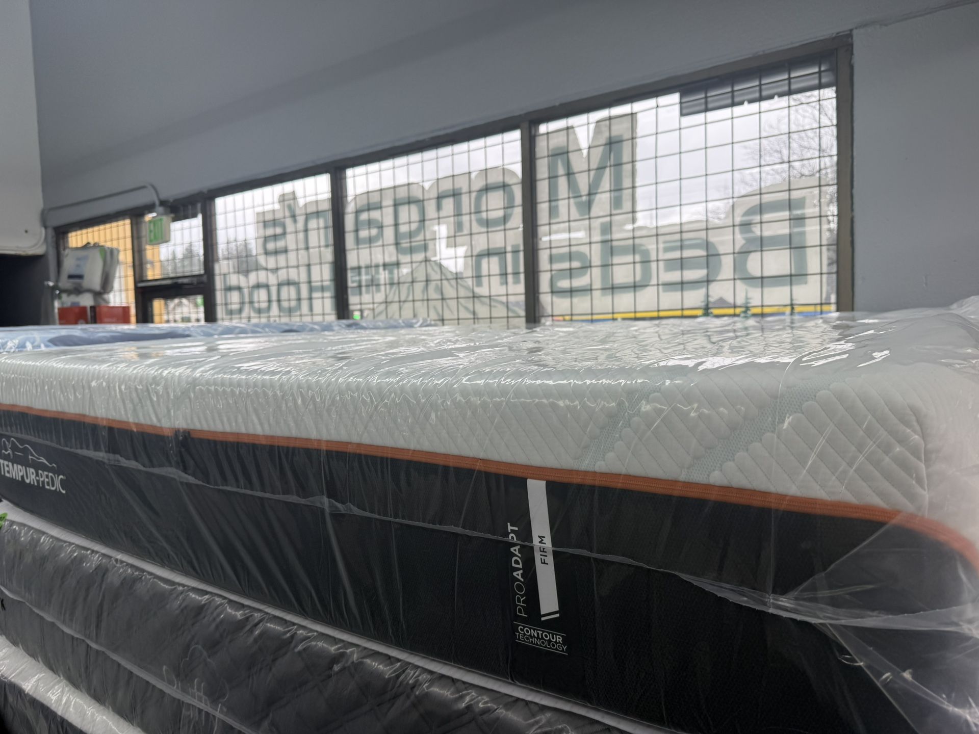 CALIFORNIA KING SIZE TEMPURPEDIC PROADAPT (FIRM) MATTRESS & BOX SPRINGS BED SET