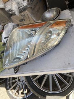 Toyota Prius 04-09 head lamps