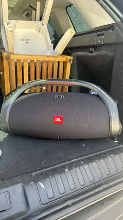 JBL speaker Boombox 2