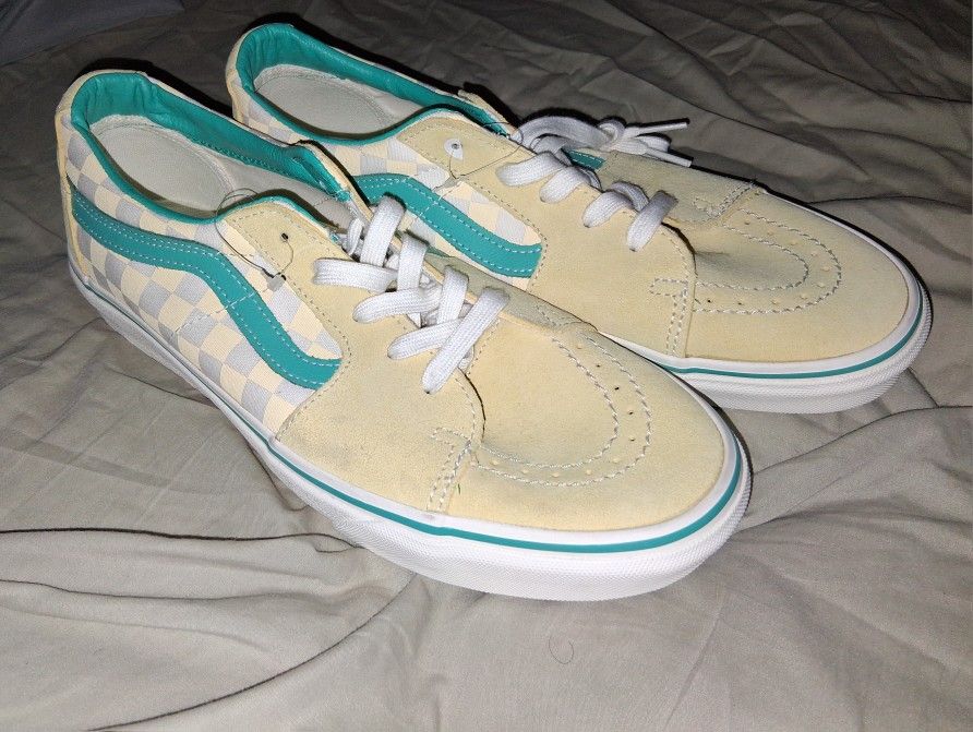 vans size 10.5 shoes 50 dollar each cada una