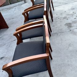 4 Sillas Por $150 Excelente Condiciones 