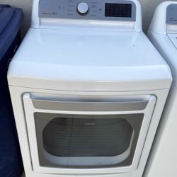 2020 LG  Washer And Dryer Combo