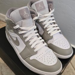 Jordan 1 Mid 10.5