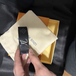 Lv Bracelet 