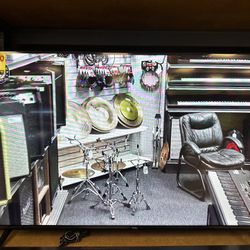 TCL 43” Smart Roku Television With Remote Control 